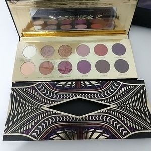 Coloured Raine Queen of Hearts Palette